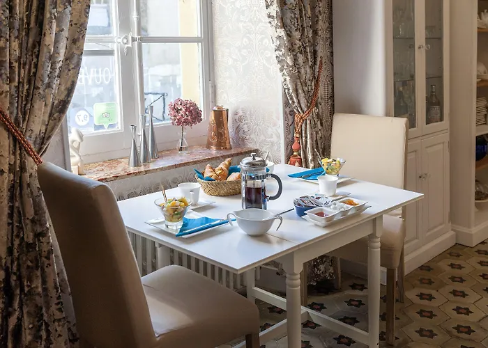 Maison De Mallast Bed & Breakfast Montolieu